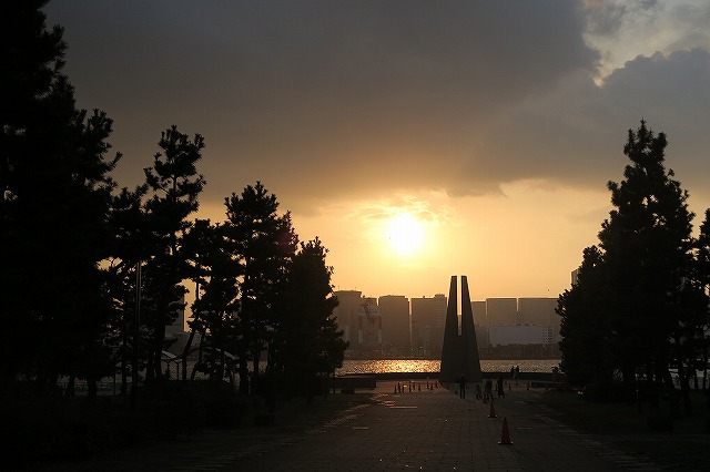 春分の日の夕日