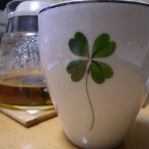 四葉のクローバーのカップ